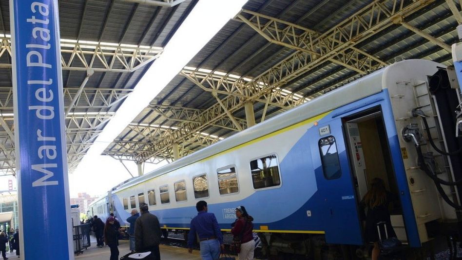 Vacaciones y fiestas: Furor por los pasajes de tren que arrancan en $300