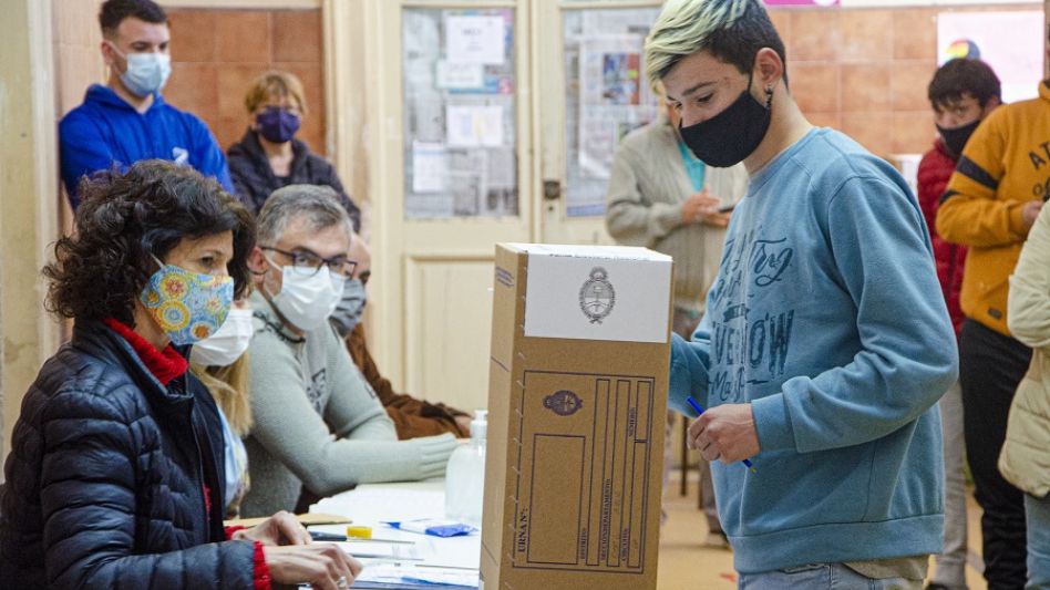 Desde la Cámara Nacional Electoral indicaron que en la elección de hoy pueden y deben votar aquellos que no lo hicieron en las PASO.  