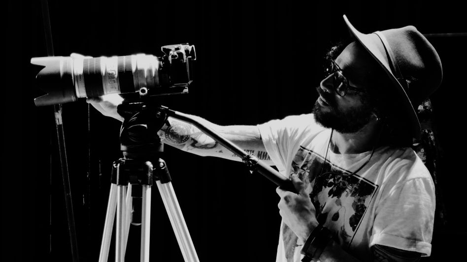 Luciano Onetti, en modo director. También habló de sus proyectos, que van mucho más allá del cine e incluyen la música y la literatura.