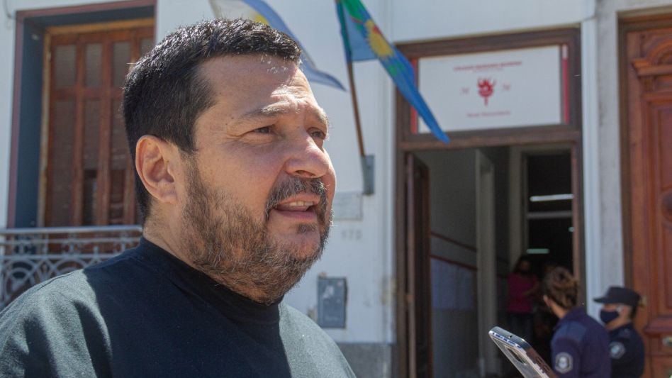 Alejandro Vieyra votó en horas del mediodía en la escuela Mariano Moreno.
