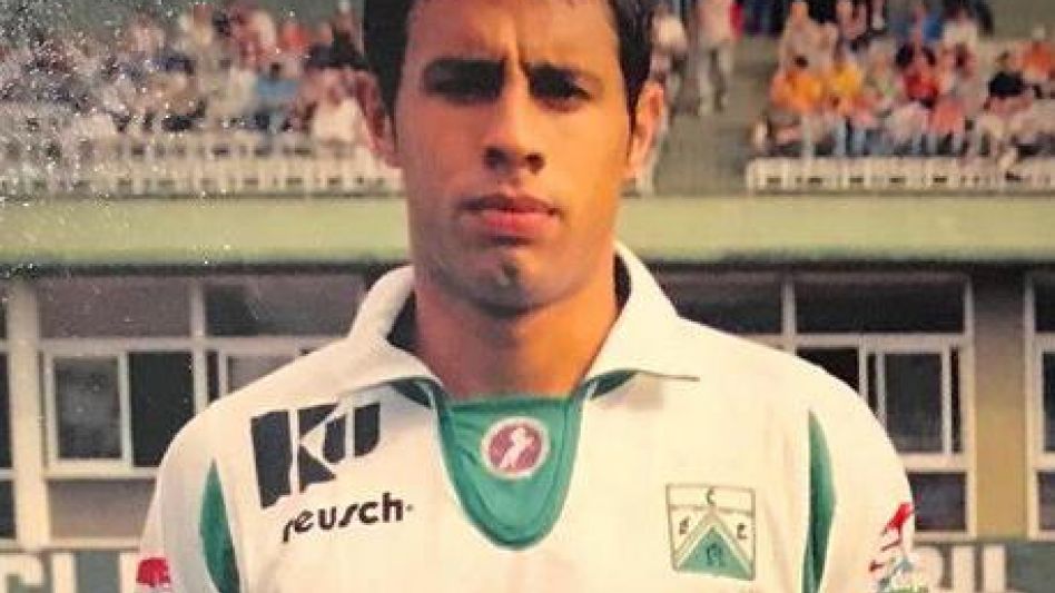 Con la Camiseta de Ferro Carril Oeste que fue el club que confió en mí y que me hizo cumplir él sueño de ser jugador profesional