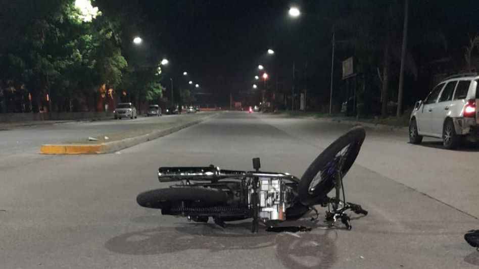 El siniestro vial, alrededor de la  hora 21 de ayer domingo, se produjo en el cruce de Avenida Bidegain y Lola Mora. FOTOS Y VIDEO: DESTACAMENTO BALNEARIO/PBA