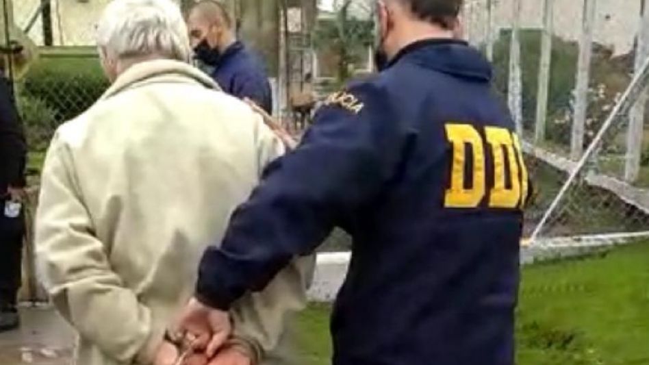 Con el dictado de su prisión preventiva por este intento de homicidio, se ordenó que sea traído a la Unidad 7 de Azul. DDI AZUL