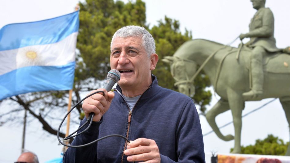 Otro intendente K respaldó la reelección sin límites de los jefes comunales