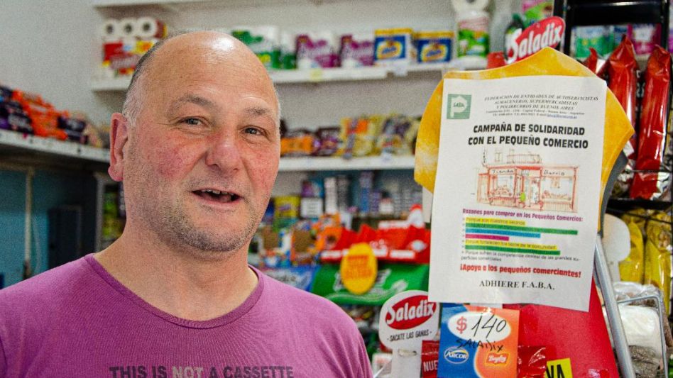 El presidente del Centro de Almaceneros de Azul, Claudio Tiso, consideró que para el sector la apertura de los supermercados los domingos sería un golpe muy duro.    NACHO CORREA