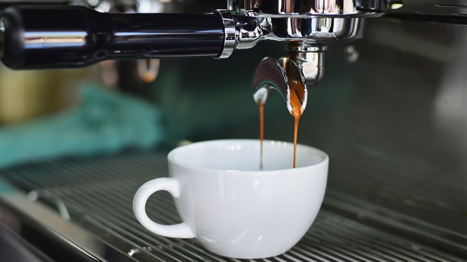 ¿El café y el té reducen el riesgo de ACV y demencia?
