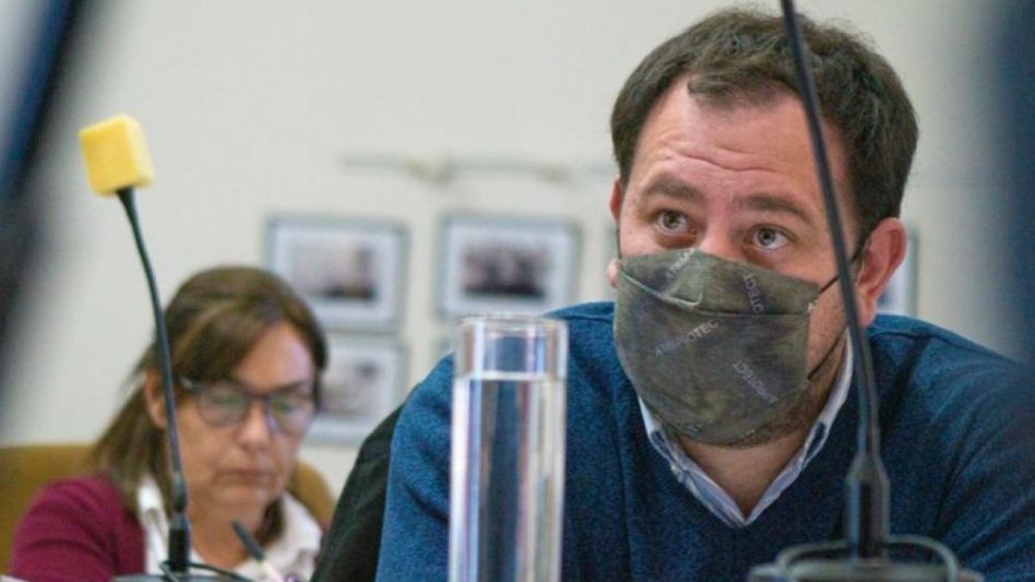 El concejal peronista Nicolás Cartolano el martes de esta semana cuando fue parte de la reunión entre funcionarios provinciales y autoridades de la CEAL. PRENSA/NICOLAS CARTOLANO