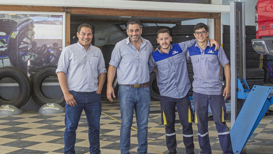 Comercial Arenas celebra tres años en Azul