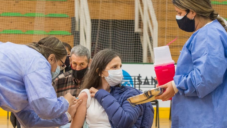 El 80% de los mayores de 18 tiene el esquema de vacunación completo en Argentina