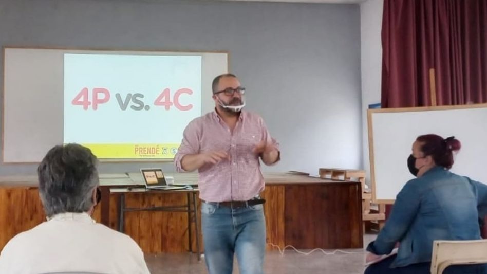 Guillermo Ravizzoli tuvo a cargo la capacitación que se ofreció desde el Instituto Superior Nº 2.