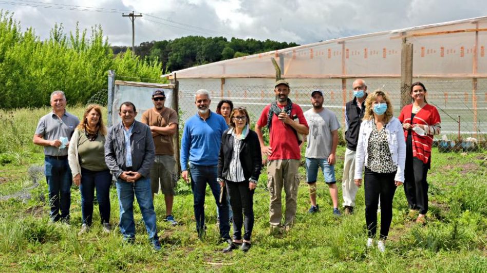 El intendente Marini encabezó días pasados una comitiva que recorrió las huertas orgánicas. MUNICIPALIDAD DE BENITO JUÁREZ