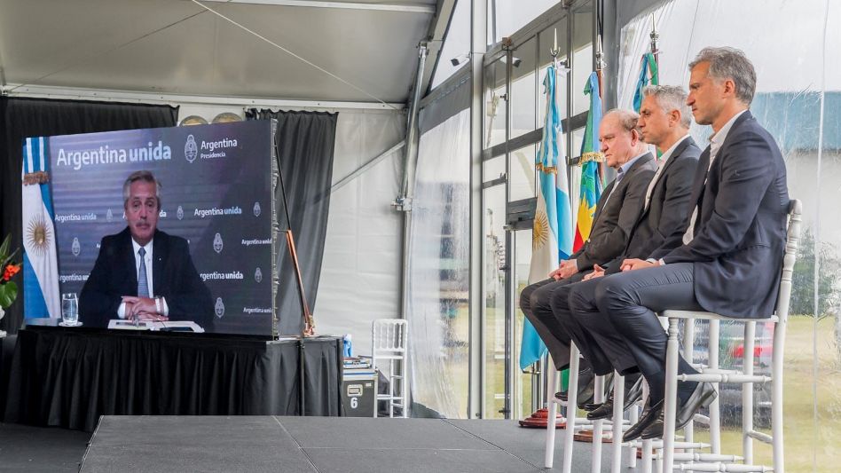 Fernández celebró la inauguración de una línea de producción de Loma Negra con una inversión de 350 millones de dólares