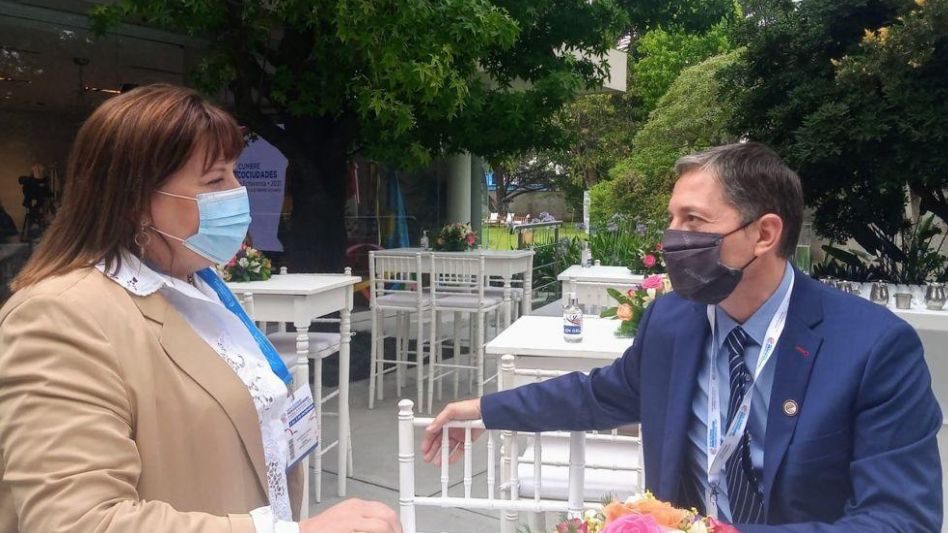 La senadora Lucrecia Egger junto al intendente de Esteban Echeverría, Fernando Gray.    