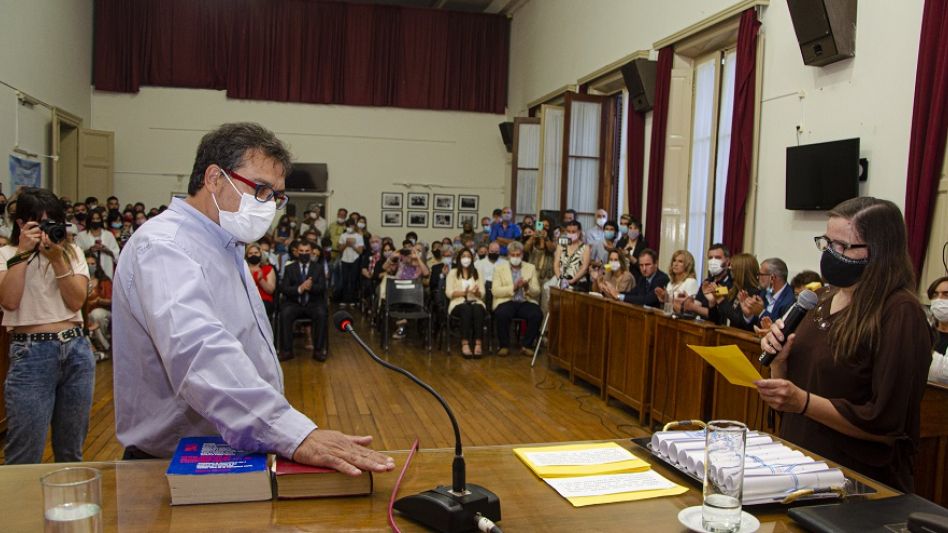 Durante la sesión también juraron los nuevos consejeros escolares electos el pasado 14 de noviembre.