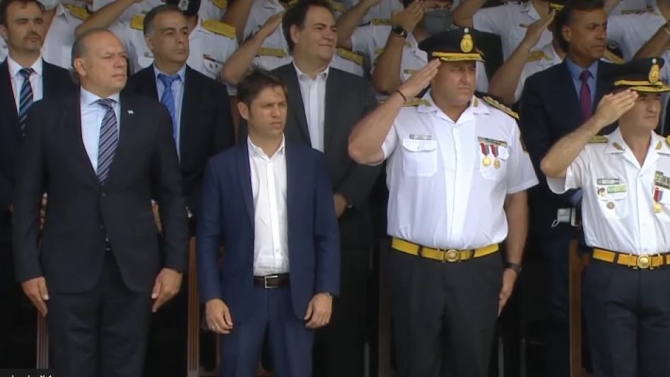 Kicillof encabezó acto de la Bonaerense y pidió "una policía más humana"