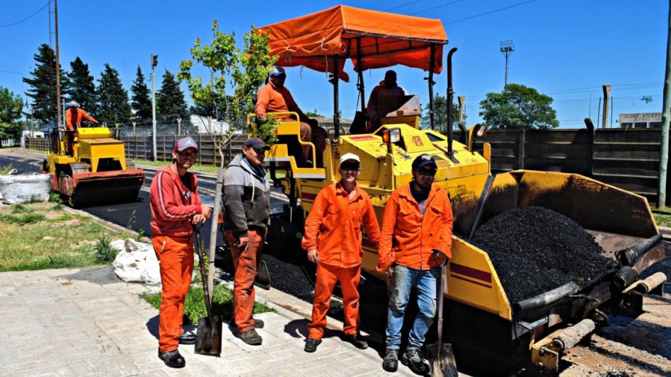 Desde la Municipalidad de Benito Juárez se informó que, a través de la Secretaría de Infraestructura y Servicios, se continúan desarrollando  obras en distintos lugares de ese Partido.