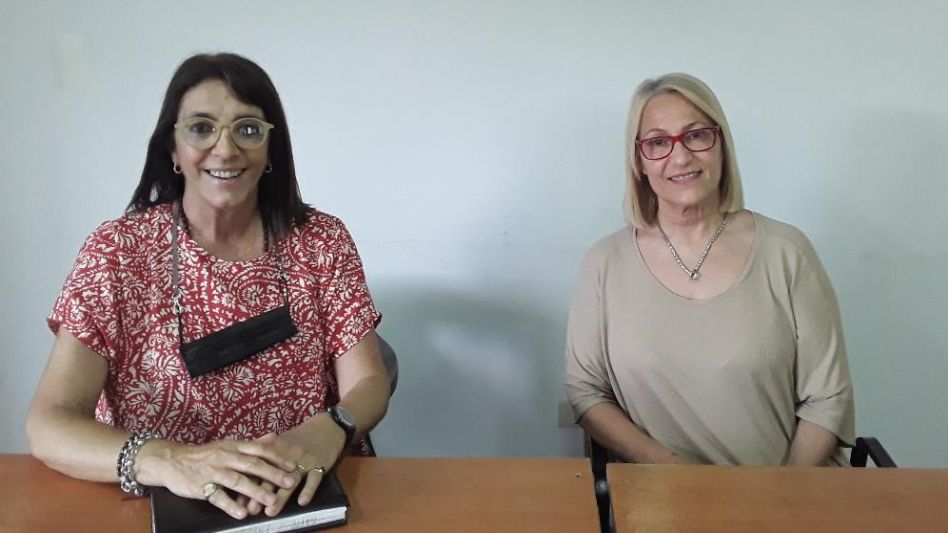 Graciela Nogal y Silvia Battafarano, integrantes de GAPPO cuando visitaron la redacción de diario EL TIEMPO para invitar a los azuleños al show solidario de Carlos Ramón Fernández.