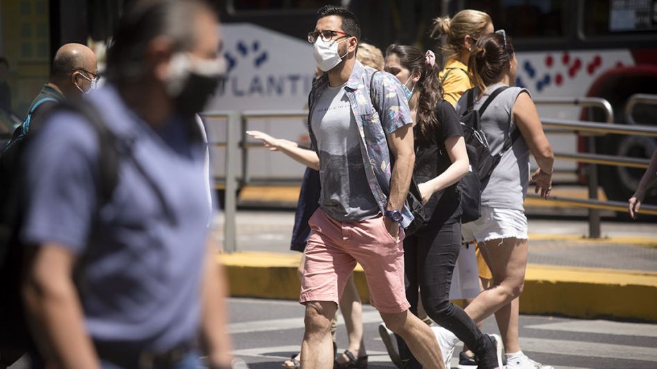 La OMS advierte que se avecina un "tsunami de infecciones" por las variantes Ómicron y Delta
