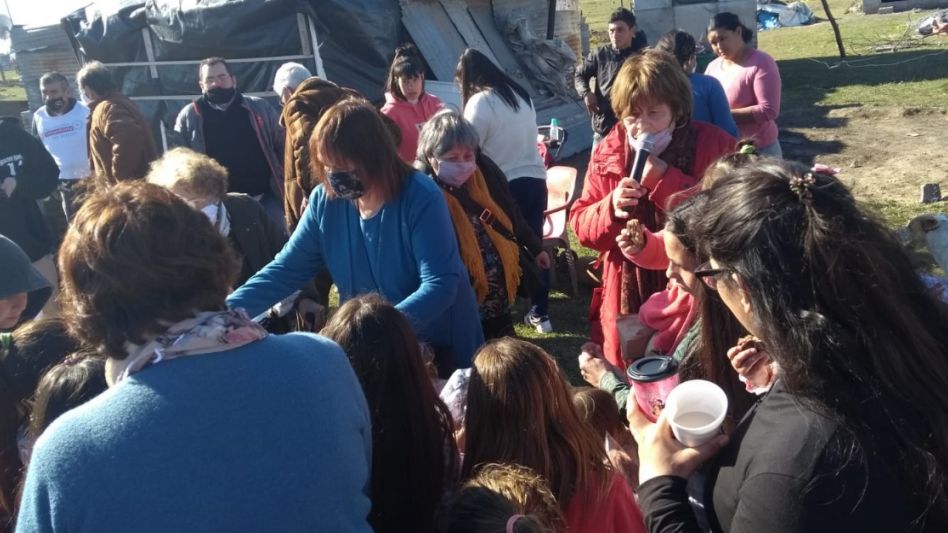 Para el Día del Niño Las Muñequeras estuvieron en San Martín de Porres realizando la misma actividad.   GENTILEZA CELINA RAMALLO 
