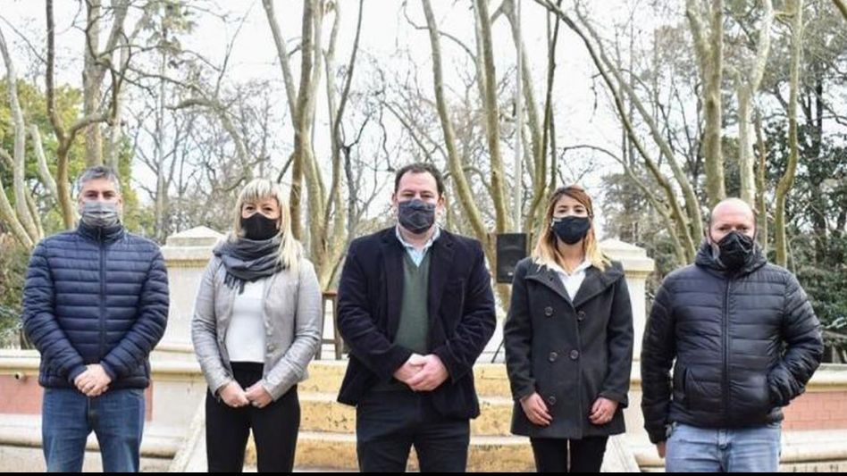 Nos alejaron de la sociedad, y de eso se tendrán que hacer cargo, afirman apuntando a los actuales dirigentes del peronismo en Azul.