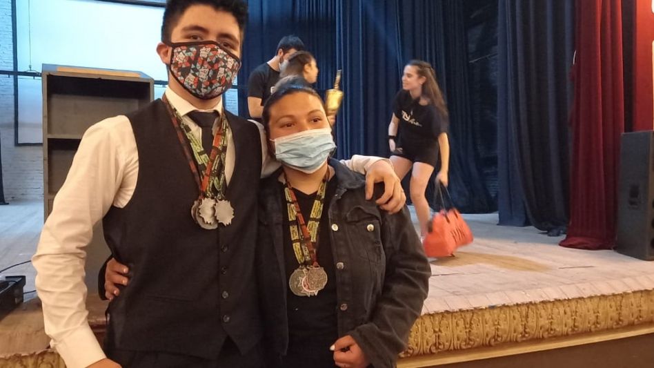 La pareja de danzas que compitió en Mar del Plata obteniendo el segundo premio.    