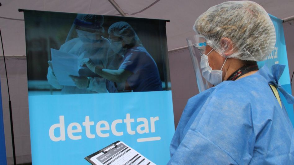 Contactos estrechos con síntomas volverán a ser contabilizados como positivos sin necesidad de testeos