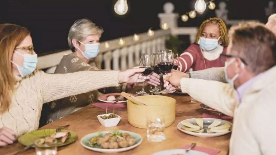 Tercera ola: repunte de contagios y necesidad de "concientizar" los encuentros sociales