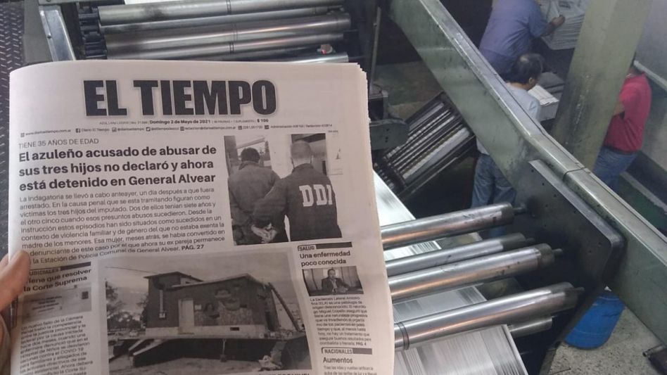EL TIEMPO sigue estando presente en la comunidad azuleña. Con la sagrada misión de informar y contando con el apoyo de todos sus lectores. NACHO CORREA