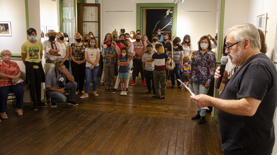 La primera de las jornadas se vivió con mucha emoción con los alumnos de escuelas rurales exponiendo en Casa Ronco, fotografías cargadas de historias.   NACHO CORREA 