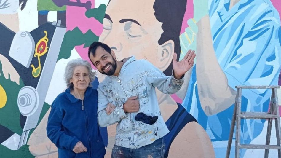 Martín con su abuela Clara en el Barrio Bidegain: 