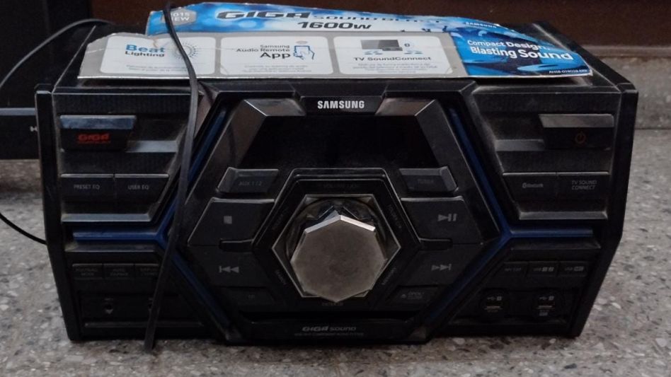 Policías recuperaron un televisor y un reproductor de audio