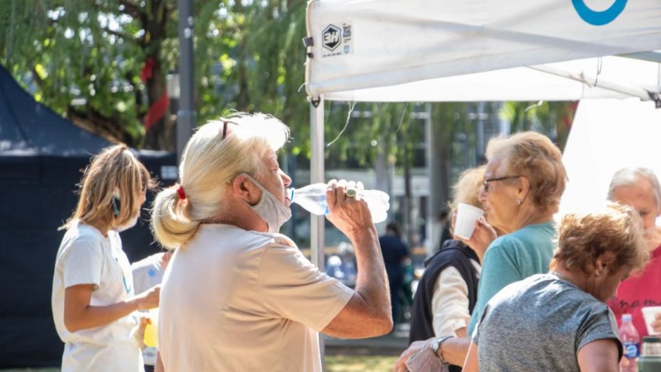 PAMI publicó un listado de recomendaciones para evitar un golpe de calor en personas mayores