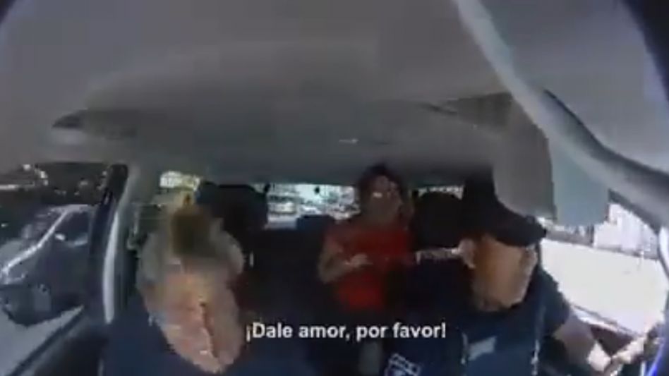 Una policía de San Miguel le salvó la vida a una bebé realizándole RCP y se viralizó un emotivo video