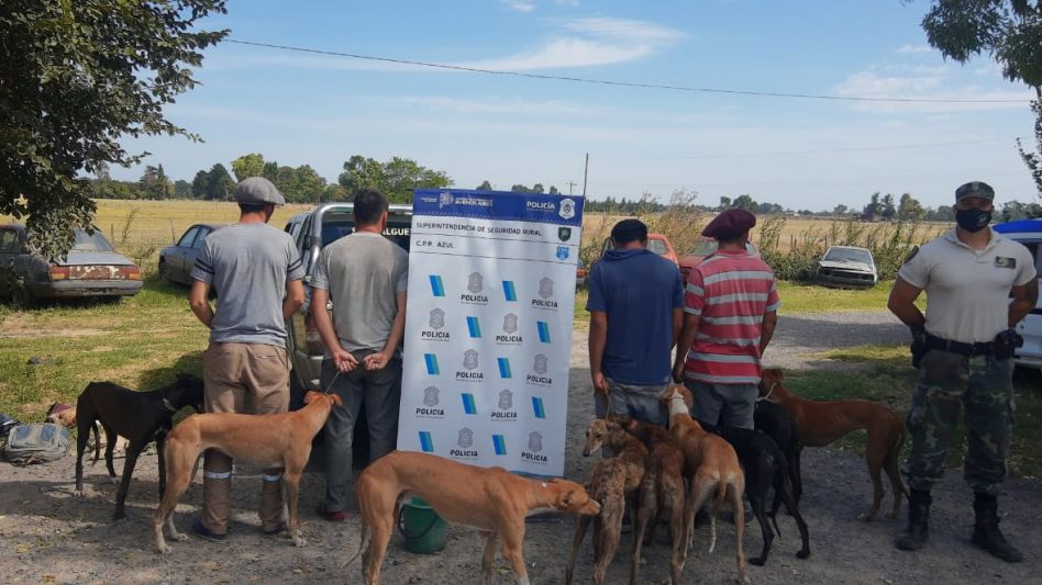 El procedimiento se hizo ayer martes. Tras las actuaciones penales iniciadas los cazadores recuperaron la libertad. FOTOS: CPR AZUL