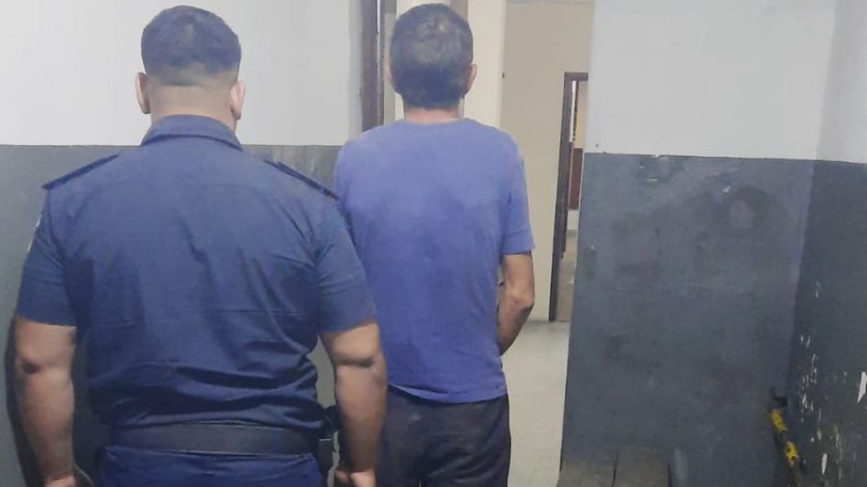 El procedimiento que finalizó con el arresto del hombre se llevó a cabo en horas de la noche de ayer martes. FOTO: CPA/PBA