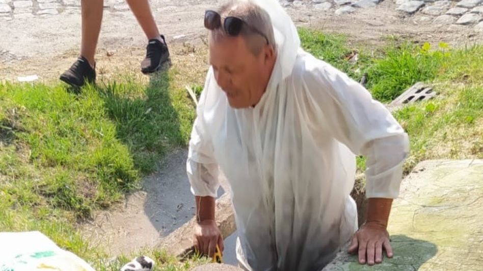Rescataron a 6 cachorritos que estaban atrapados en un caño pluvial
