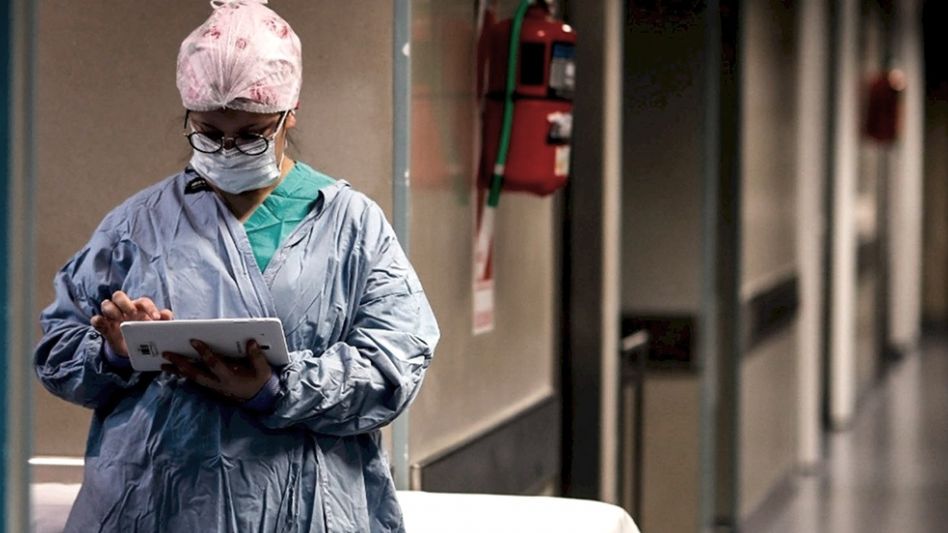 Crecen las internaciones y muertes: fallecieron 1151 personas en un mes, la mitad durante la última semana