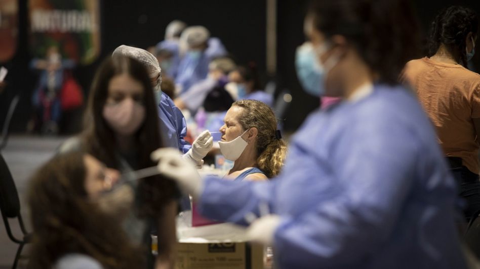 El 23% de los bonaerenses contagiados desde el inicio de la pandemia, lo hizo en el último mes
