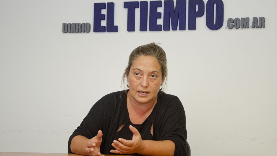 Maya Vena, actual Secretaria de Cultura, Educación y Deporte de la Municipalidad de Azul ayer cuando visitó la redacción de diario EL TIEMPO.    NACHO CORREA