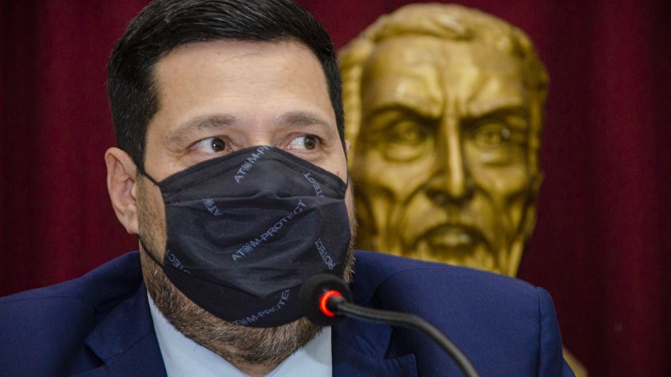 A algunos opositores y medios claramente lo único que les interesa es que el gobierno elegido por el 60% de los azuleños no llegue al final de su segundo mandato, expresó el concejal de Juntos