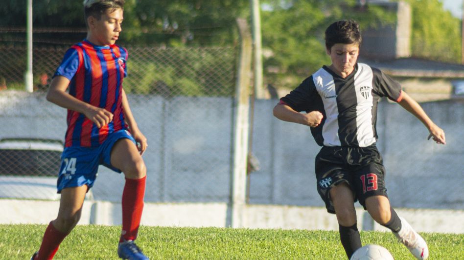 Alumni y Vélez sumaron tres puntos en la categoría Sub 12. Vencieron a San José y Athlétic, respectivamente.