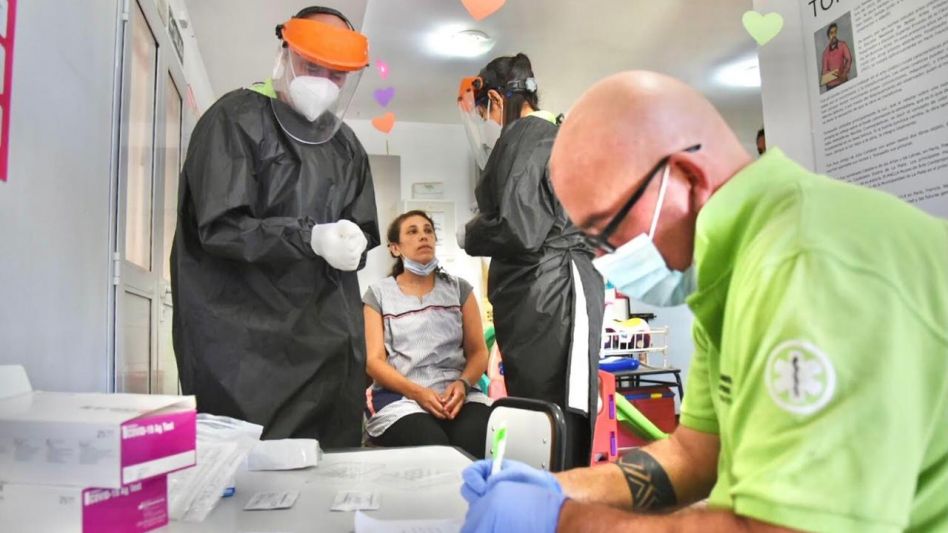 Provincia cambió criterios de testeo: solo se hisopará a mayores de 60, embarazadas y con factores de riesgo