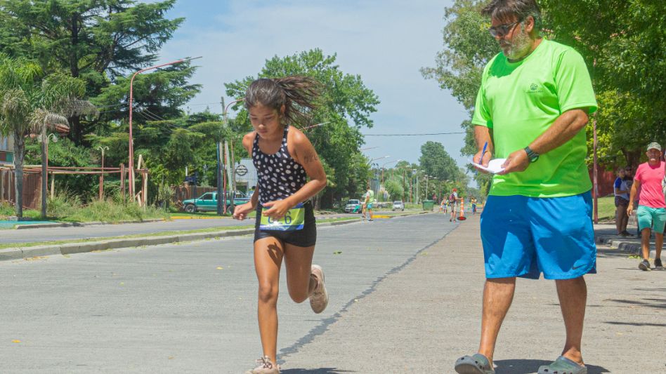 Con más de 20 participantes, se llevó a cabo el Triatlón Infantil 