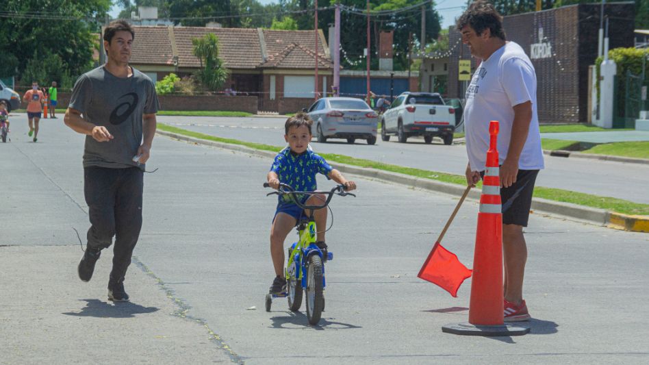 Con más de 20 participantes, se llevó a cabo el Triatlón Infantil 