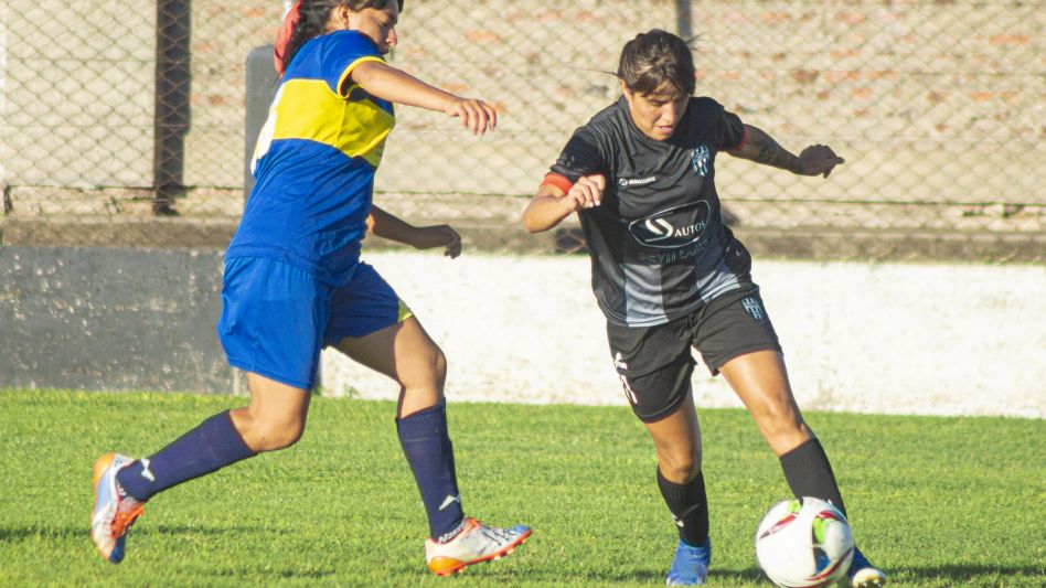 Las chicas de Alumni, que son las defensoras del título, vienen invictas y todos sus encuentros fueron ganados por goleadas. Foto: Nacho Correa