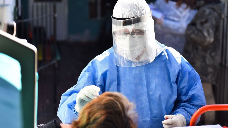 Menos contagios, internaciones en UTI y muertes