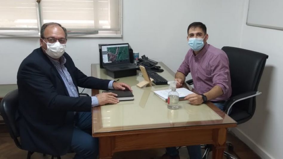 El intendente de General Alvear Ramón Capra mantuvo una extensa reunión con el subgerente de la ADIF Mario Fernández. PRENSA MUNICIPALIDAD DE GENERAL ALVEAR