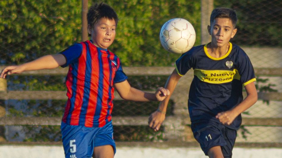 Boca le ganó a San José por 3 a 1 en la categoría Sub 12 del Torneo Juvenil Nocturno. Foto: Nacho Correa.