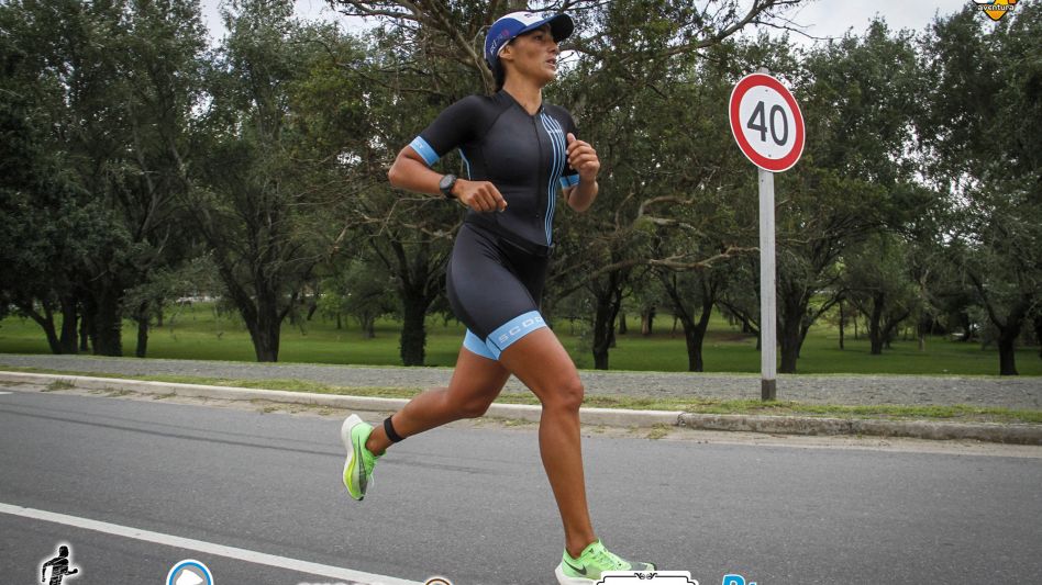 Gerónimo Dhereté y Johanna Pennella volvieron a poner a Azul en lo más alto