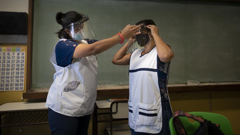 El Gobierno presentó el nuevo protocolo para el inicio de clases: sin burbujas pero con barbijos